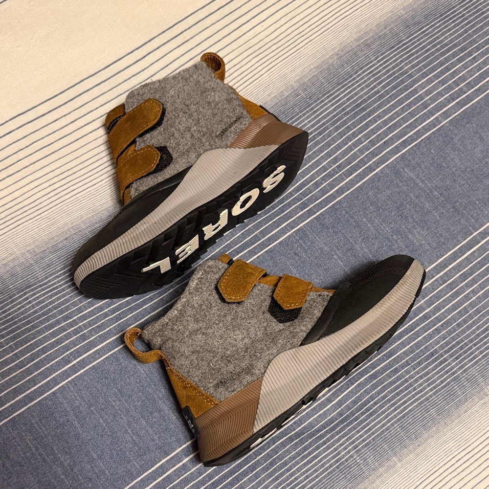 Sorel Kids Gray and Brown Boots